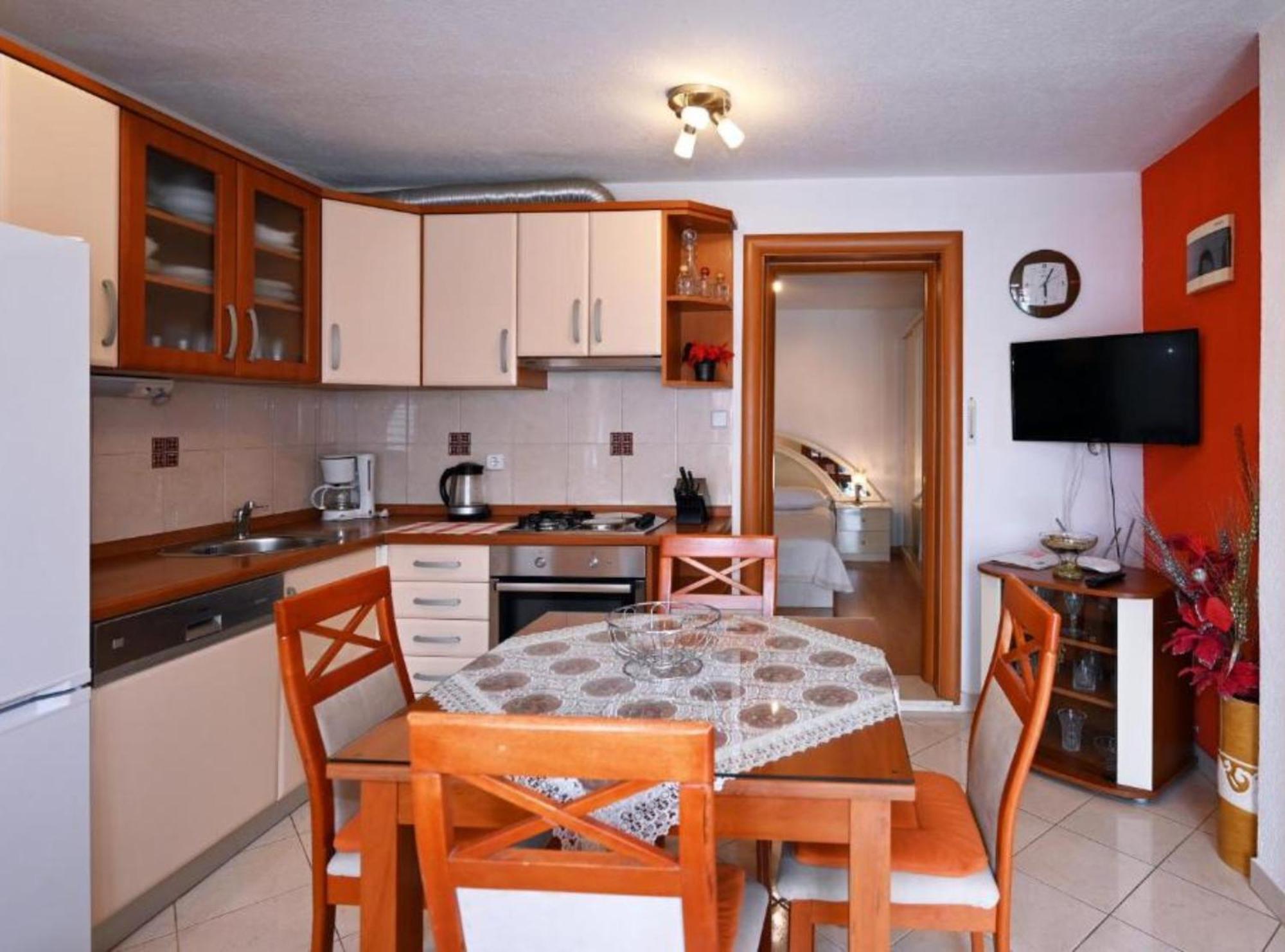 Apartments Mihovilovic - 50 M From Beach Slatine Exterior photo